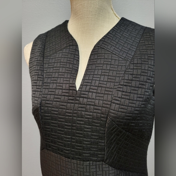 Ivy + Blu size 4 perfect little black v-neck dress with built in slip - Picture 2 of 12